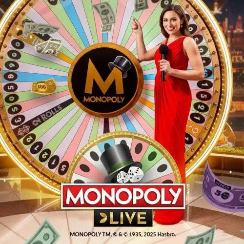 Presentadora junto a la rueda de Monopoly Live.